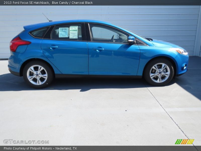 Blue Candy / Charcoal Black 2013 Ford Focus SE Hatchback