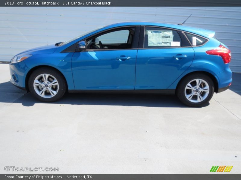 Blue Candy / Charcoal Black 2013 Ford Focus SE Hatchback