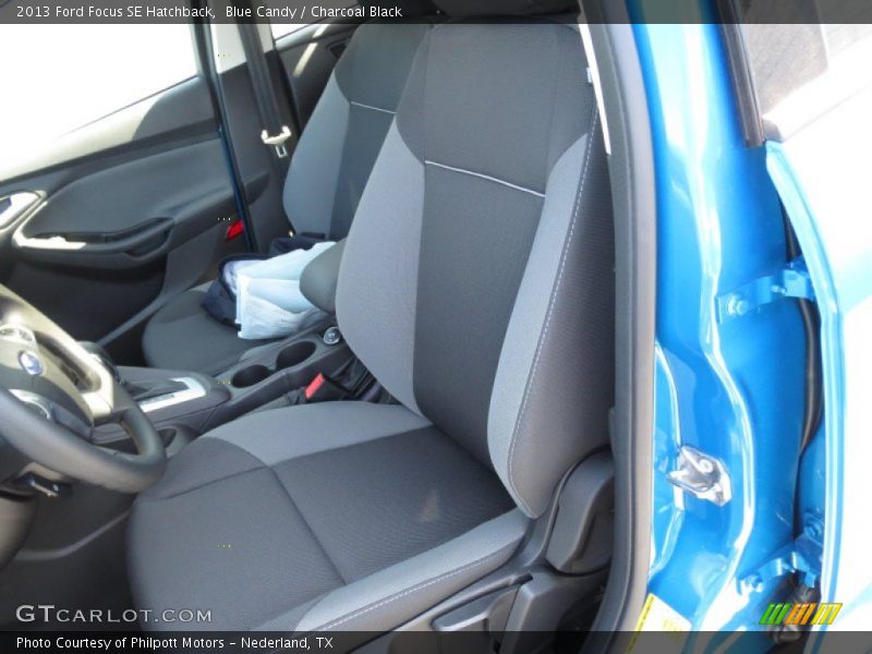 Blue Candy / Charcoal Black 2013 Ford Focus SE Hatchback