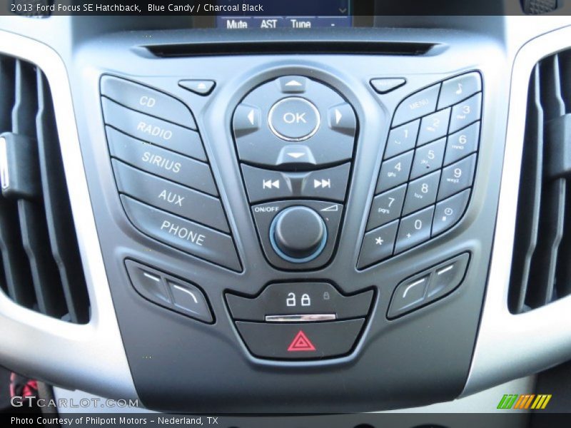 Blue Candy / Charcoal Black 2013 Ford Focus SE Hatchback