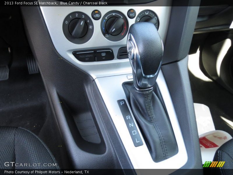 Blue Candy / Charcoal Black 2013 Ford Focus SE Hatchback