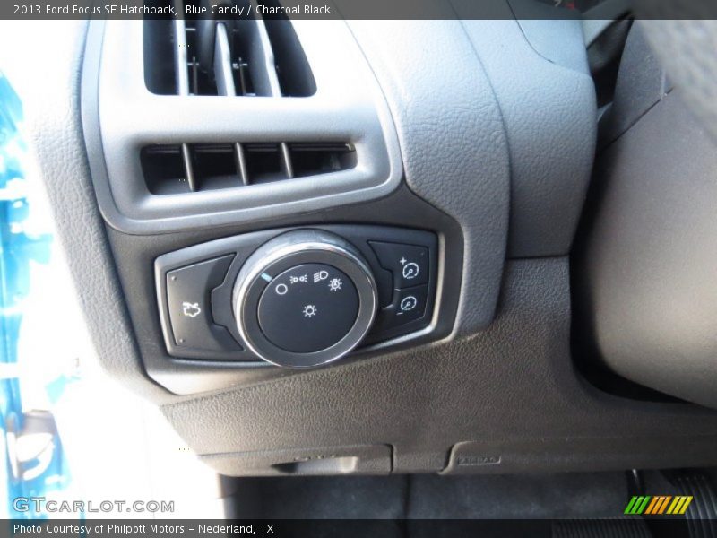 Blue Candy / Charcoal Black 2013 Ford Focus SE Hatchback