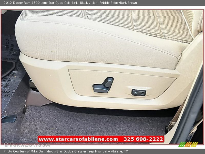 Black / Light Pebble Beige/Bark Brown 2012 Dodge Ram 1500 Lone Star Quad Cab 4x4