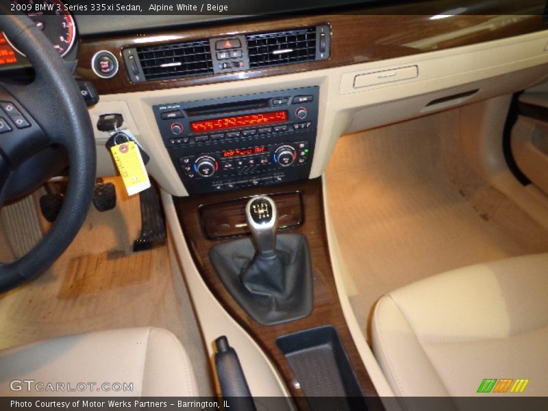 Alpine White / Beige 2009 BMW 3 Series 335xi Sedan
