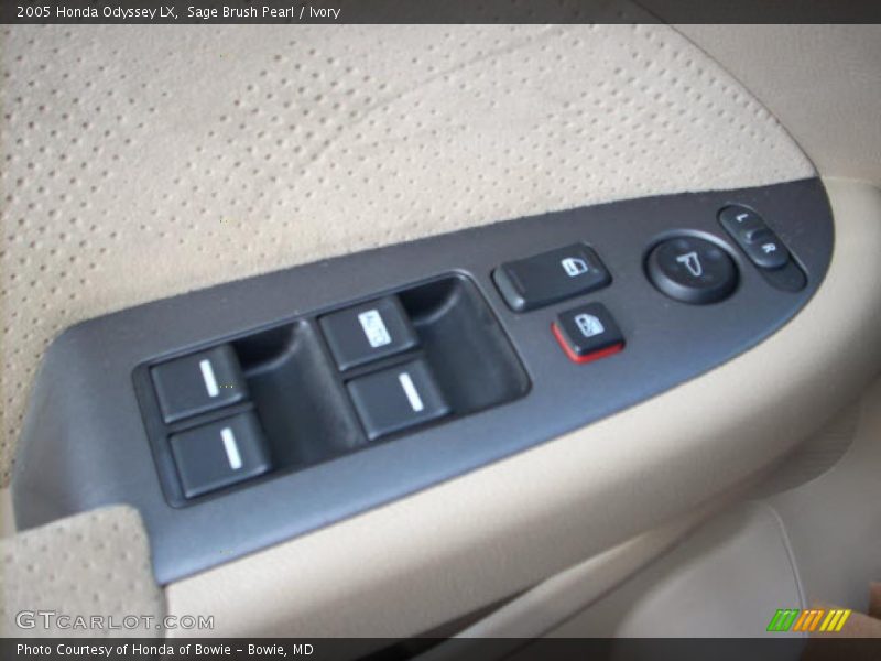 Sage Brush Pearl / Ivory 2005 Honda Odyssey LX