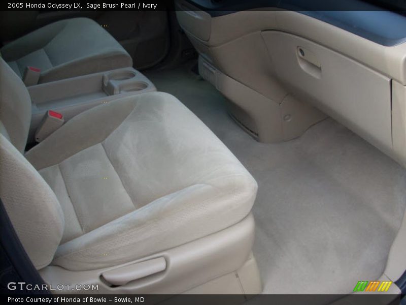 Sage Brush Pearl / Ivory 2005 Honda Odyssey LX