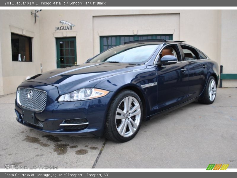 Front 3/4 View of 2011 XJ XJL