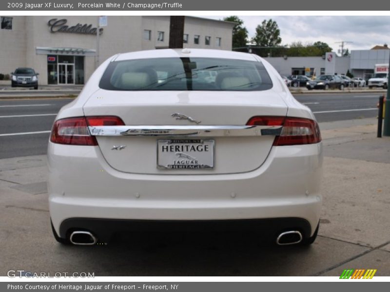 Porcelain White / Champagne/Truffle 2009 Jaguar XF Luxury