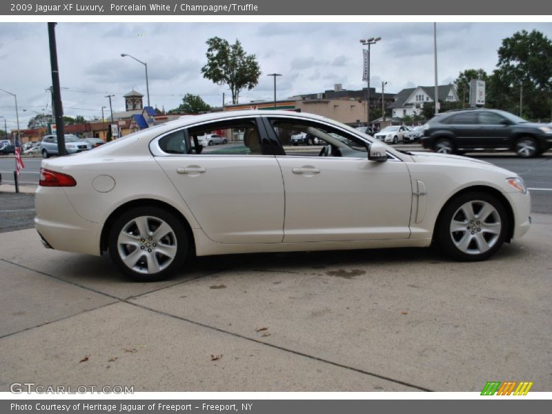 Porcelain White / Champagne/Truffle 2009 Jaguar XF Luxury