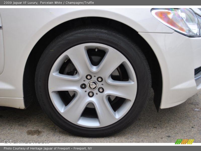 Porcelain White / Champagne/Truffle 2009 Jaguar XF Luxury