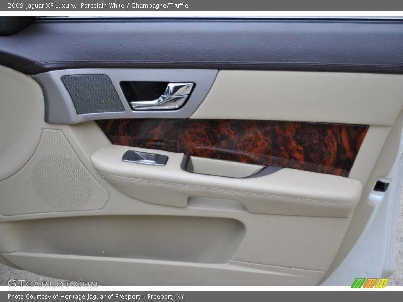 Porcelain White / Champagne/Truffle 2009 Jaguar XF Luxury