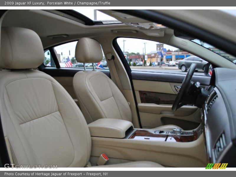 Porcelain White / Champagne/Truffle 2009 Jaguar XF Luxury