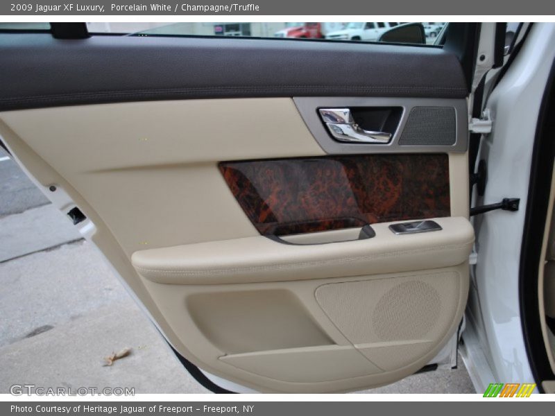 Porcelain White / Champagne/Truffle 2009 Jaguar XF Luxury