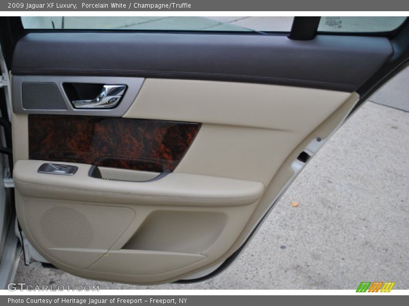Porcelain White / Champagne/Truffle 2009 Jaguar XF Luxury