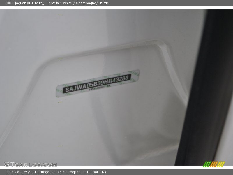 Porcelain White / Champagne/Truffle 2009 Jaguar XF Luxury