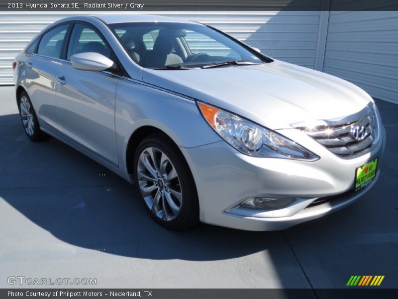 Radiant Silver / Gray 2013 Hyundai Sonata SE