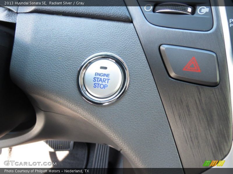 Radiant Silver / Gray 2013 Hyundai Sonata SE