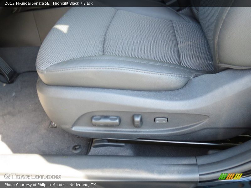 Midnight Black / Black 2013 Hyundai Sonata SE