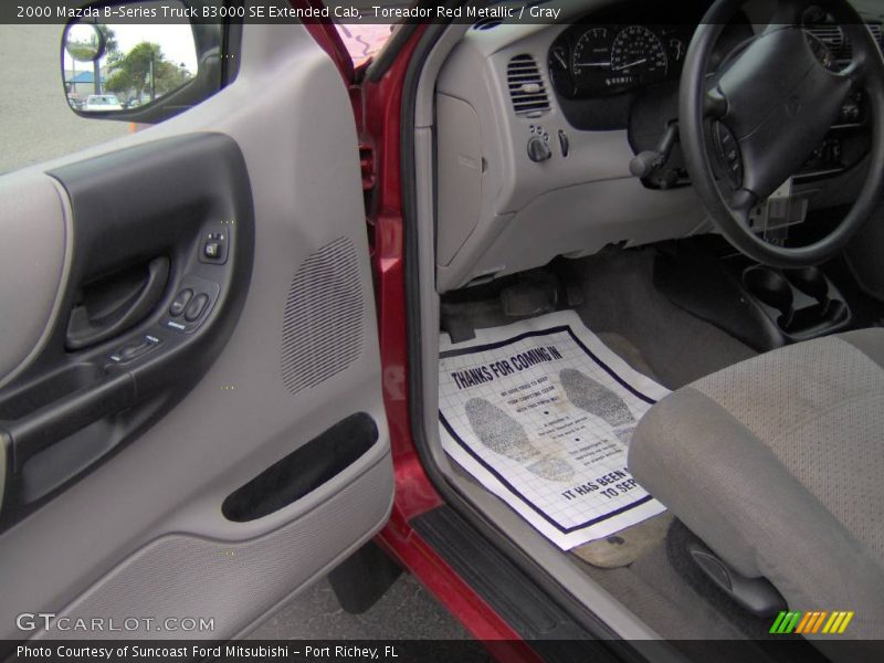Toreador Red Metallic / Gray 2000 Mazda B-Series Truck B3000 SE Extended Cab