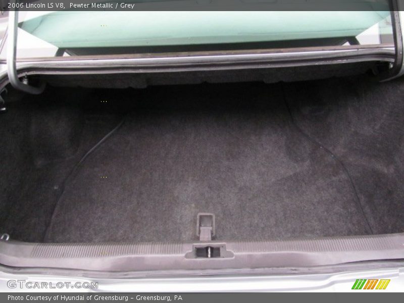  2006 LS V8 Trunk