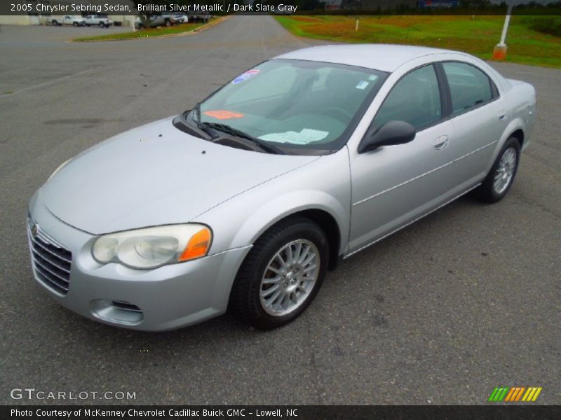 Front 3/4 View of 2005 Sebring Sedan