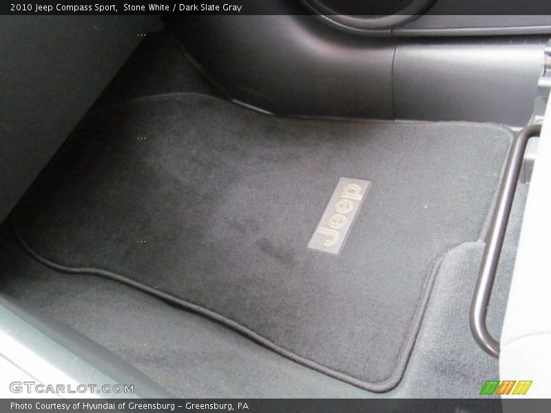 Stone White / Dark Slate Gray 2010 Jeep Compass Sport