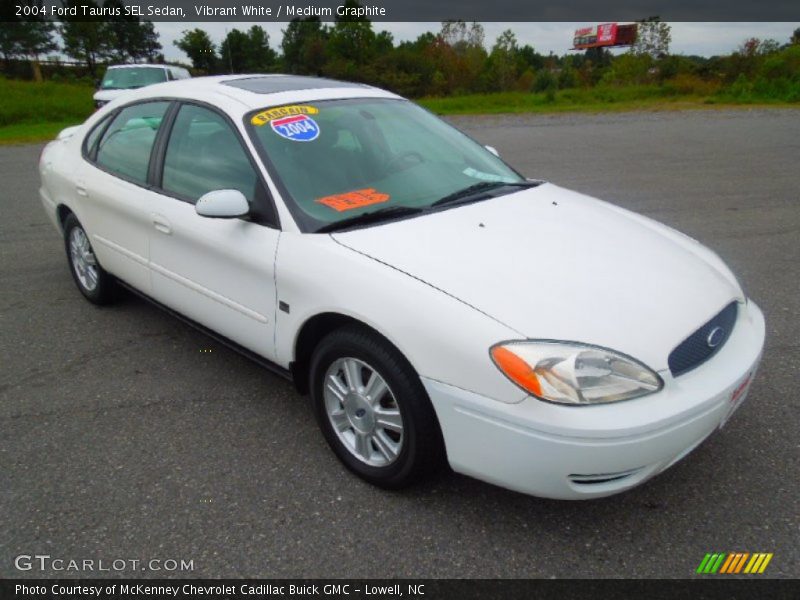 Vibrant White / Medium Graphite 2004 Ford Taurus SEL Sedan