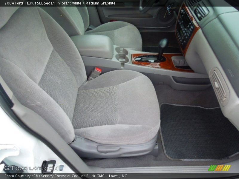 Vibrant White / Medium Graphite 2004 Ford Taurus SEL Sedan