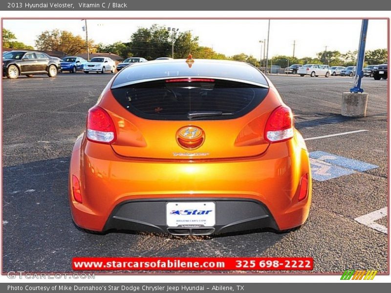 Vitamin C / Black 2013 Hyundai Veloster