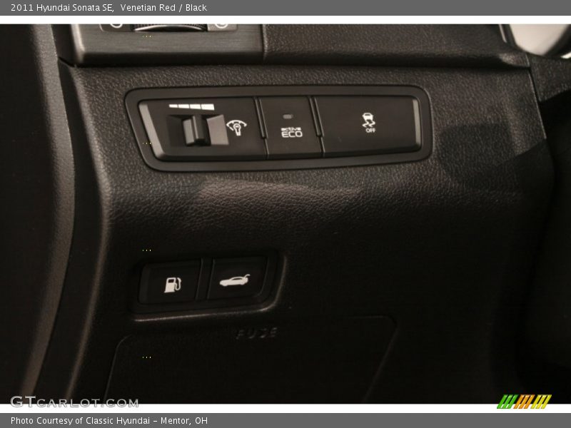 Venetian Red / Black 2011 Hyundai Sonata SE
