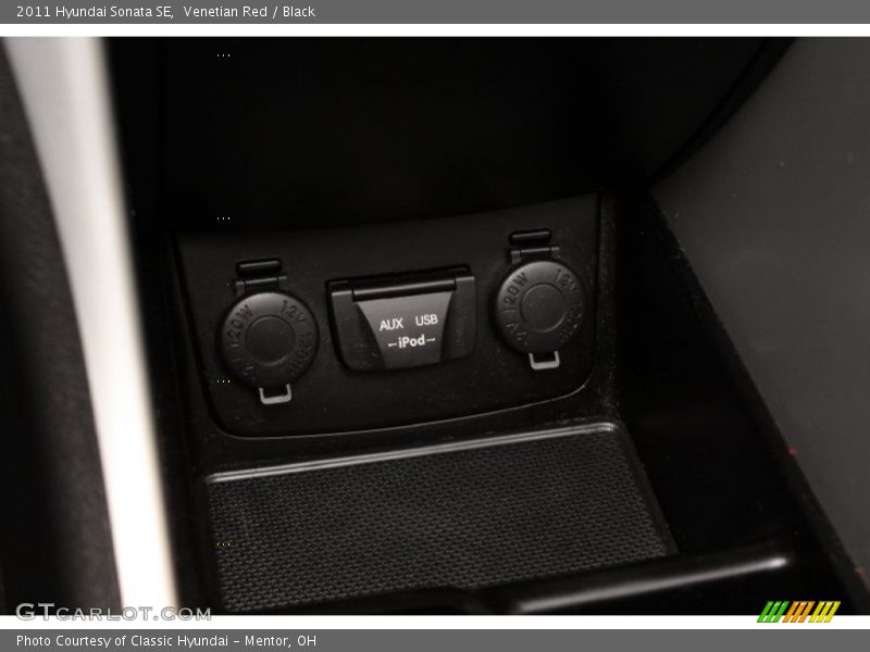 Venetian Red / Black 2011 Hyundai Sonata SE