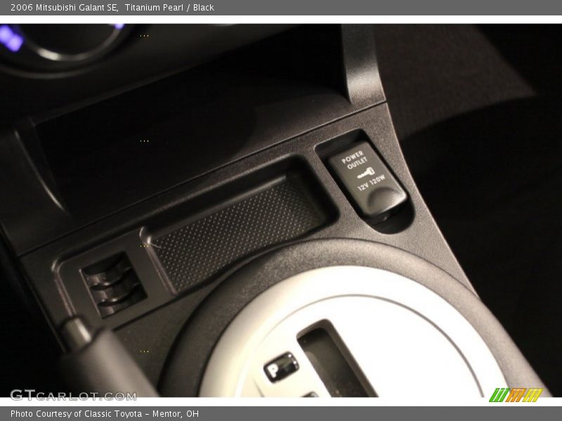 Titanium Pearl / Black 2006 Mitsubishi Galant SE