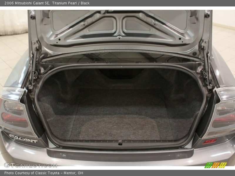 Titanium Pearl / Black 2006 Mitsubishi Galant SE