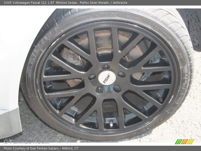 Reflex Silver Metallic / Anthracite 2005 Volkswagen Passat GLS 1.8T 4Motion Sedan