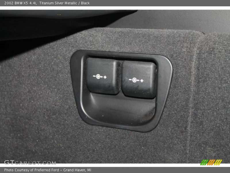 Titanium Silver Metallic / Black 2002 BMW X5 4.4i