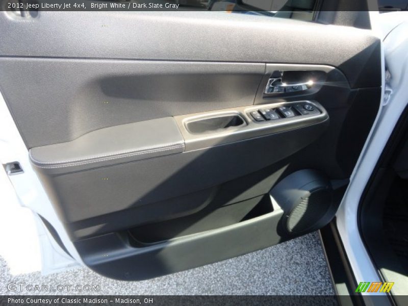 Bright White / Dark Slate Gray 2012 Jeep Liberty Jet 4x4
