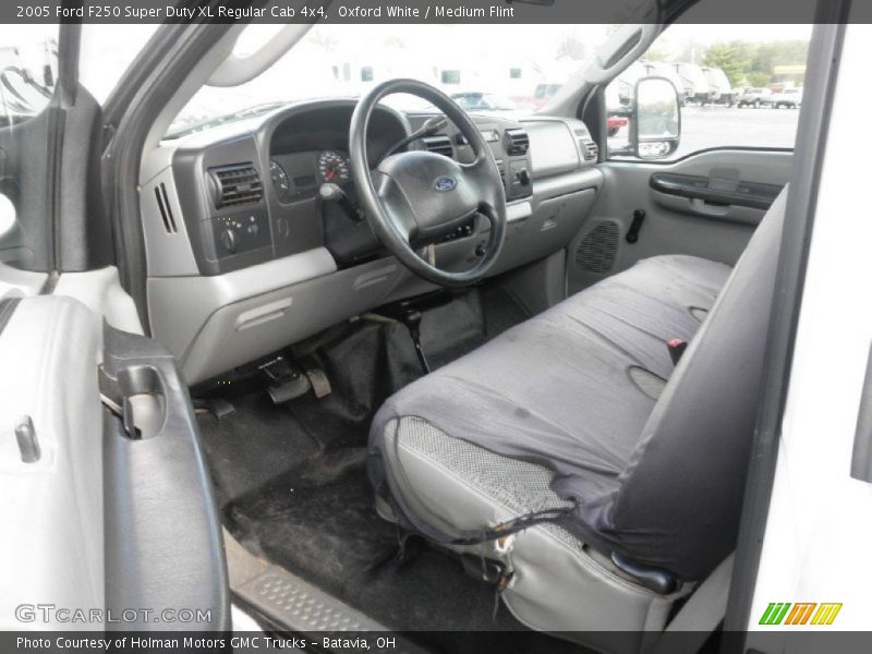Oxford White / Medium Flint 2005 Ford F250 Super Duty XL Regular Cab 4x4