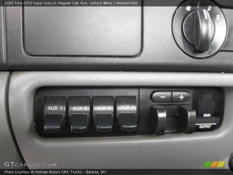Controls of 2005 F250 Super Duty XL Regular Cab 4x4