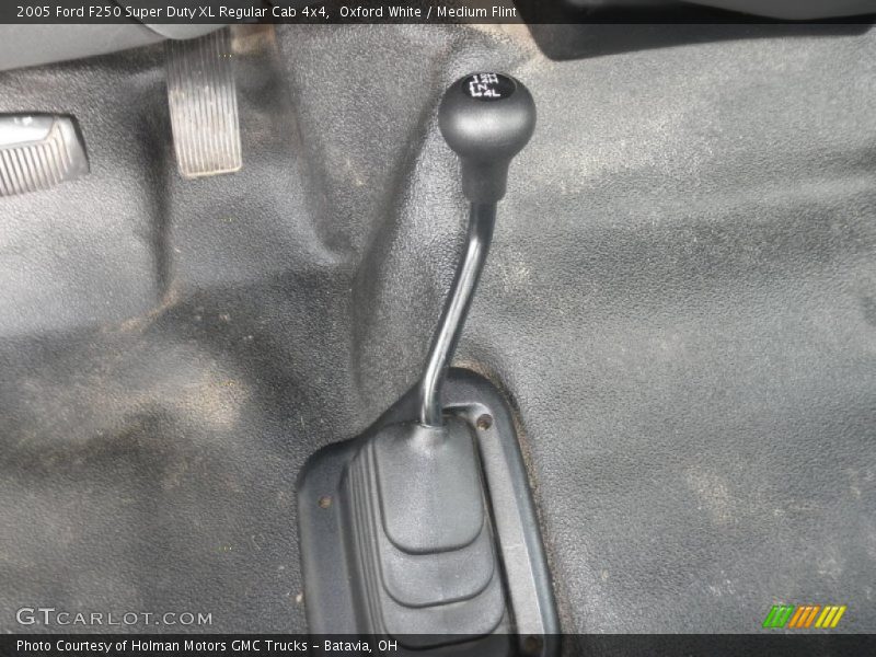 Oxford White / Medium Flint 2005 Ford F250 Super Duty XL Regular Cab 4x4