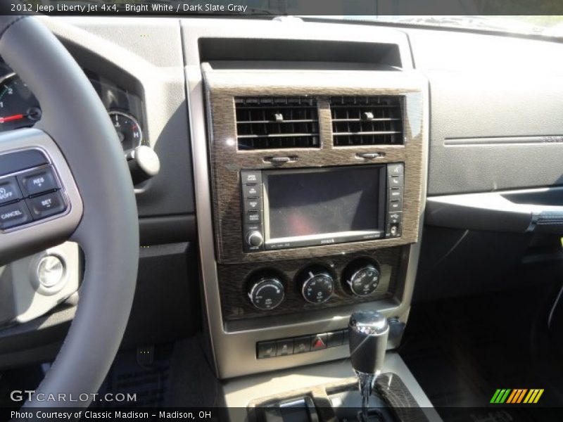 Bright White / Dark Slate Gray 2012 Jeep Liberty Jet 4x4