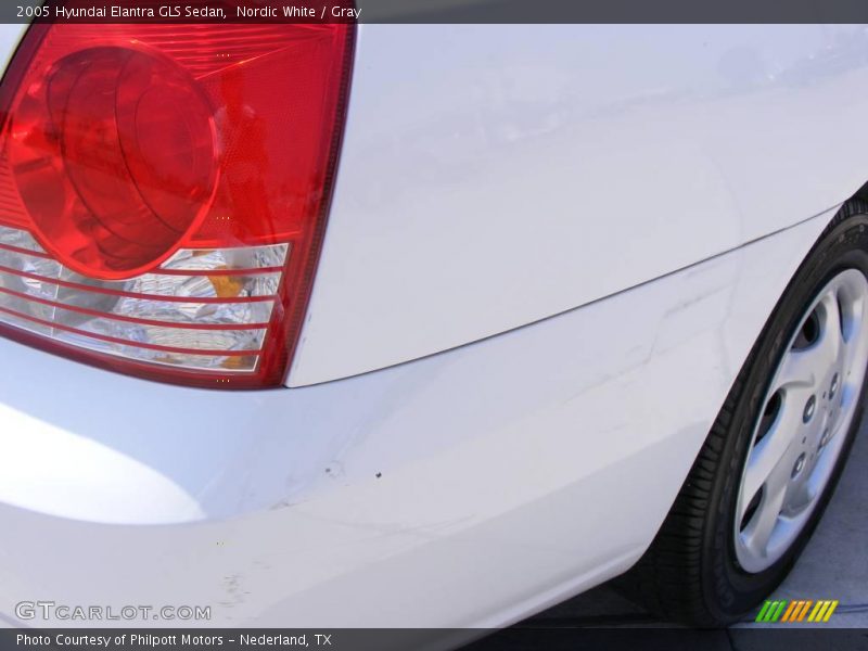 Nordic White / Gray 2005 Hyundai Elantra GLS Sedan