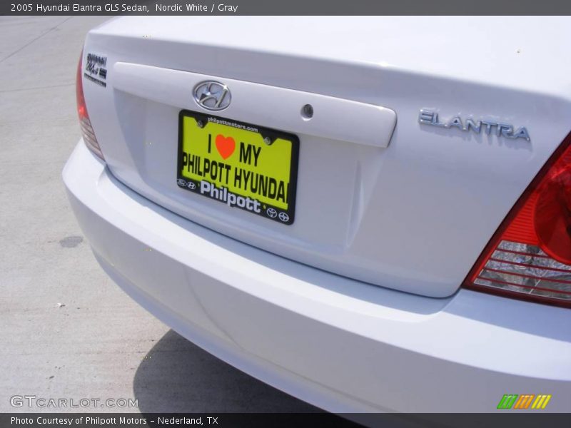 Nordic White / Gray 2005 Hyundai Elantra GLS Sedan
