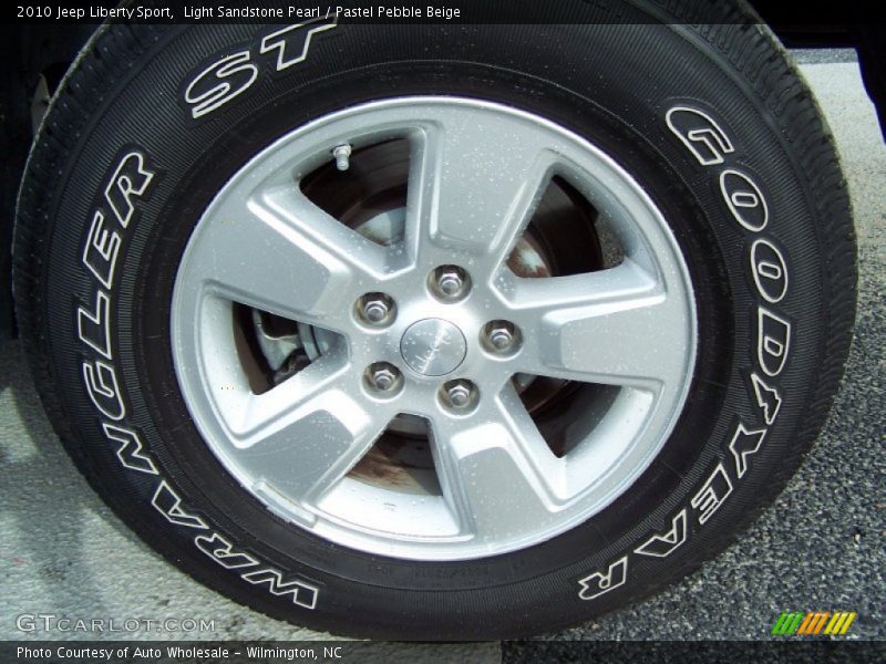 Light Sandstone Pearl / Pastel Pebble Beige 2010 Jeep Liberty Sport