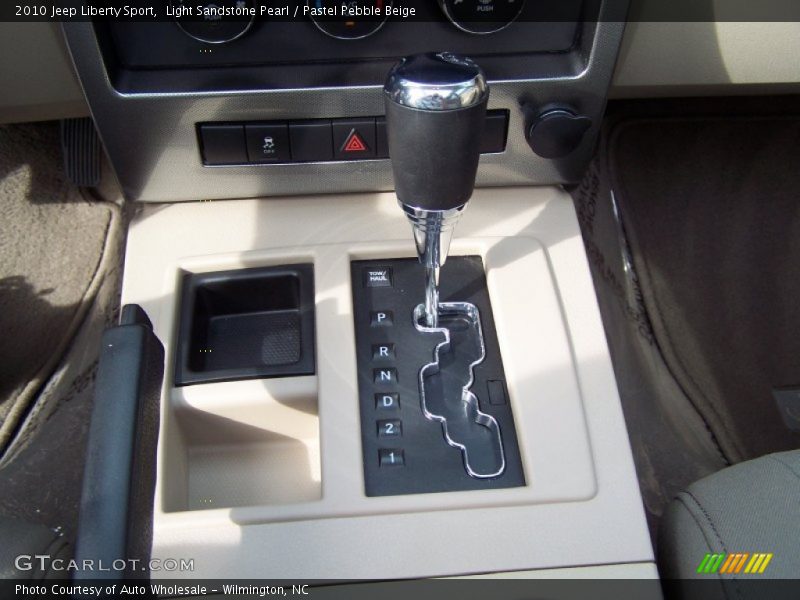 Light Sandstone Pearl / Pastel Pebble Beige 2010 Jeep Liberty Sport