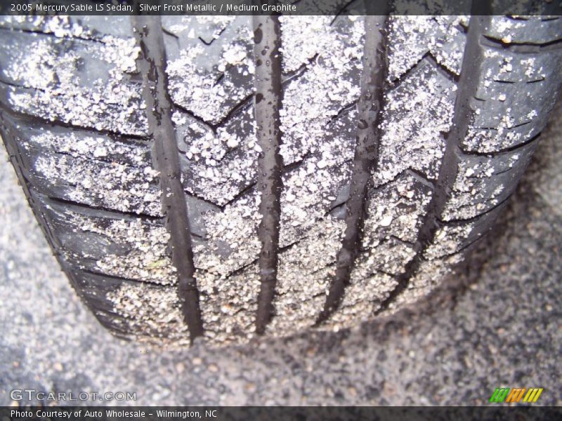 Silver Frost Metallic / Medium Graphite 2005 Mercury Sable LS Sedan