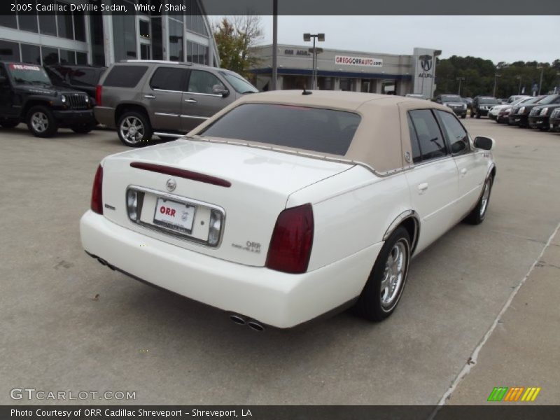 White / Shale 2005 Cadillac DeVille Sedan