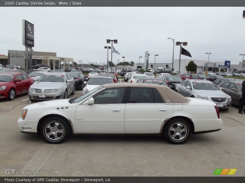 White / Shale 2005 Cadillac DeVille Sedan