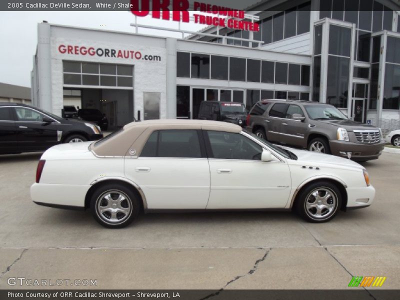 White / Shale 2005 Cadillac DeVille Sedan