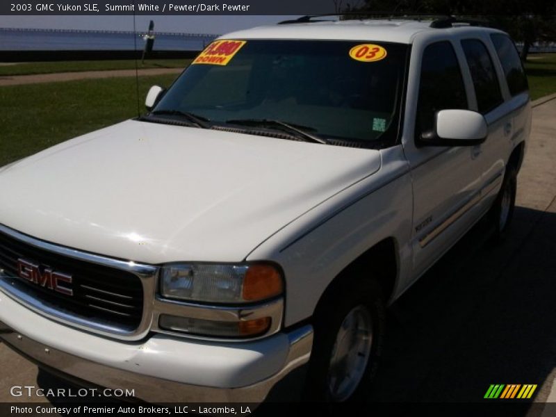 Summit White / Pewter/Dark Pewter 2003 GMC Yukon SLE