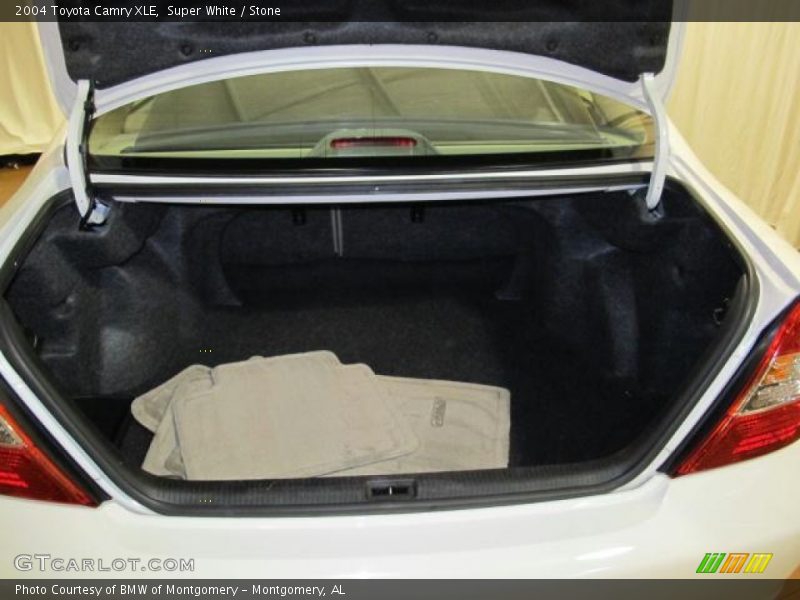 Super White / Stone 2004 Toyota Camry XLE